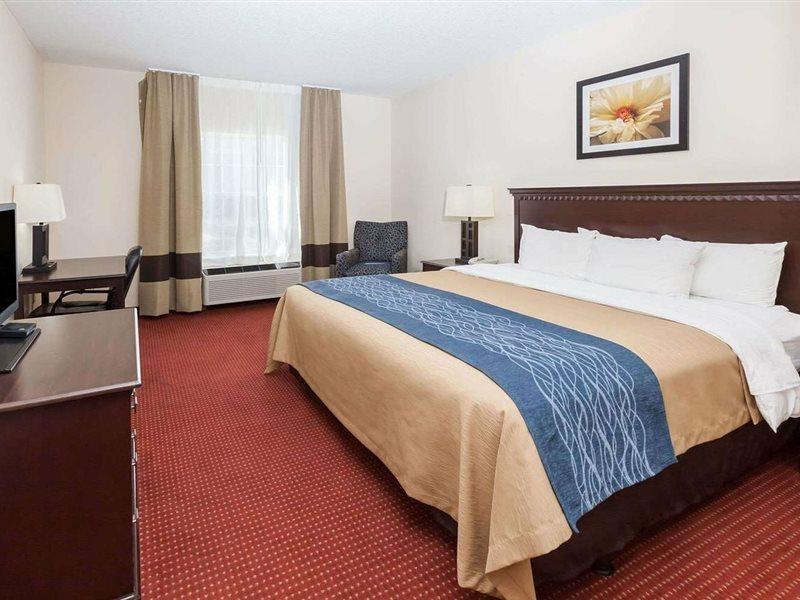 Hotel Baymont By Wyndham Decatur Extérieur photo
