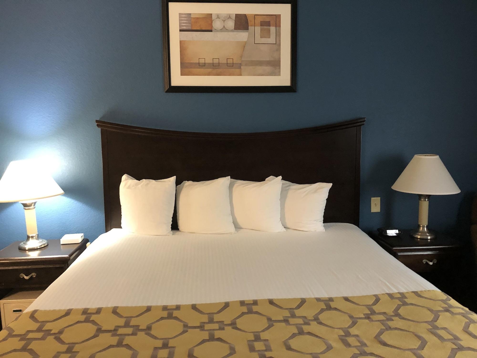 Hotel Baymont By Wyndham Decatur Extérieur photo