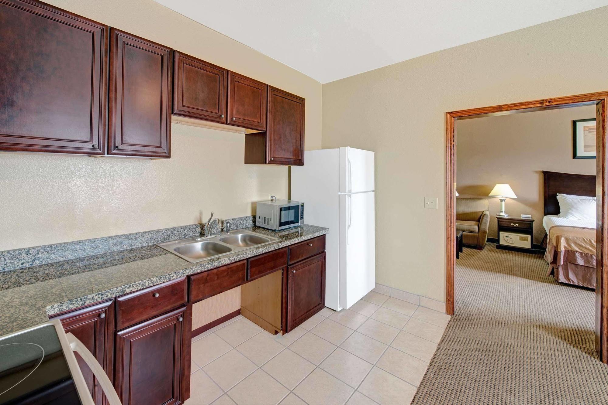 Hotel Baymont By Wyndham Decatur Extérieur photo